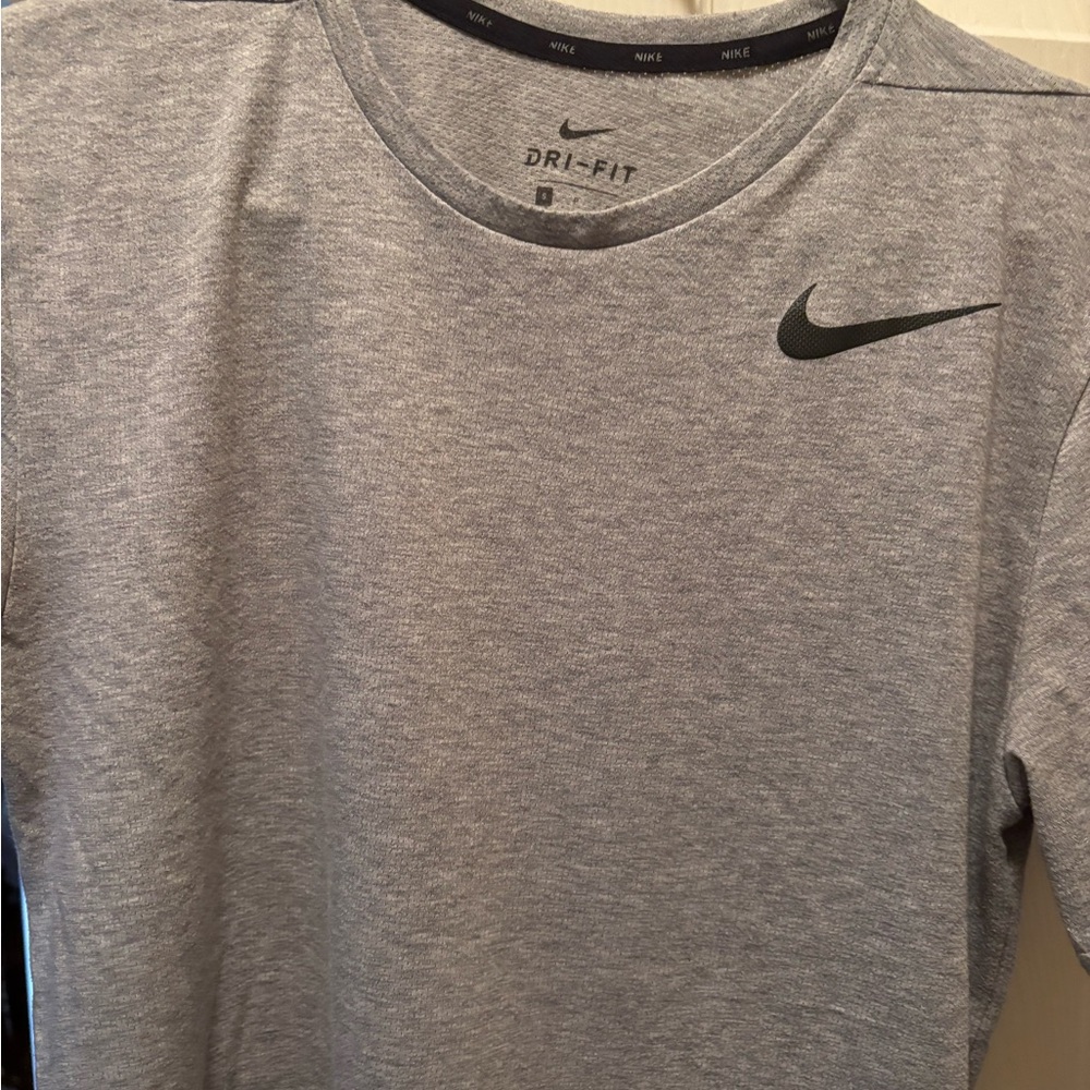 Nike Men's Heather Gray Dri-FIT Tee